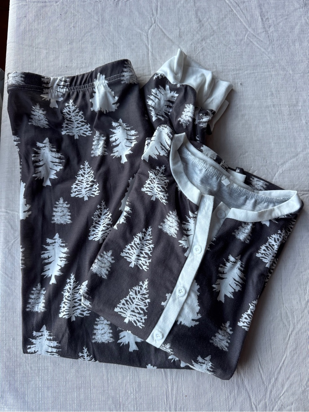 Women’s Black & White Tree Print Pajama Set -Large